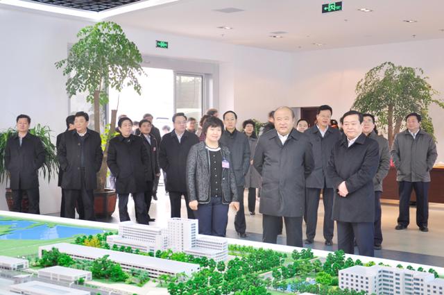 市委书记、市人大常委会主任张少军（右二）一行来我公司参观时的情景